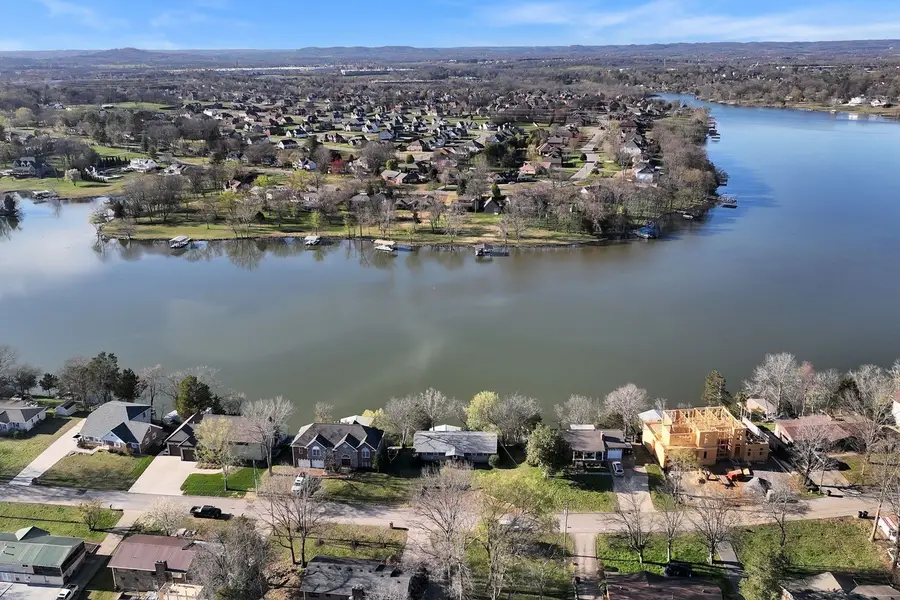 939 Aqua Dr, Gallatin, TN 37066 - #2
