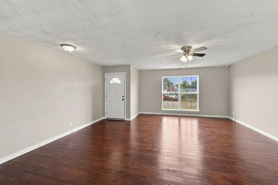303 Bandera Ln, Springfield, TN 37172 - #3