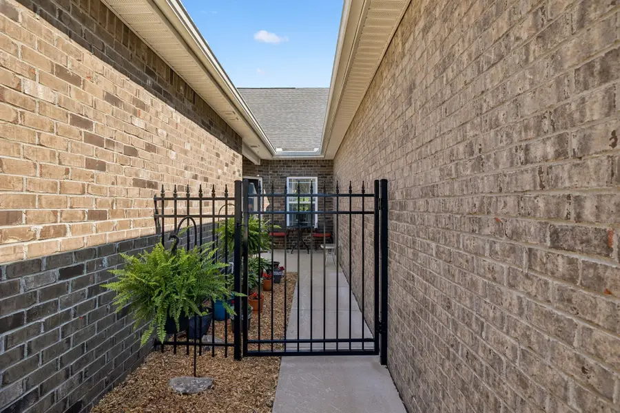 1648 Foston Ln, Gallatin, TN 37066 - #3