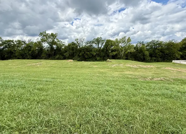 121 Stonecreek Dr, Pulaski, TN 38478