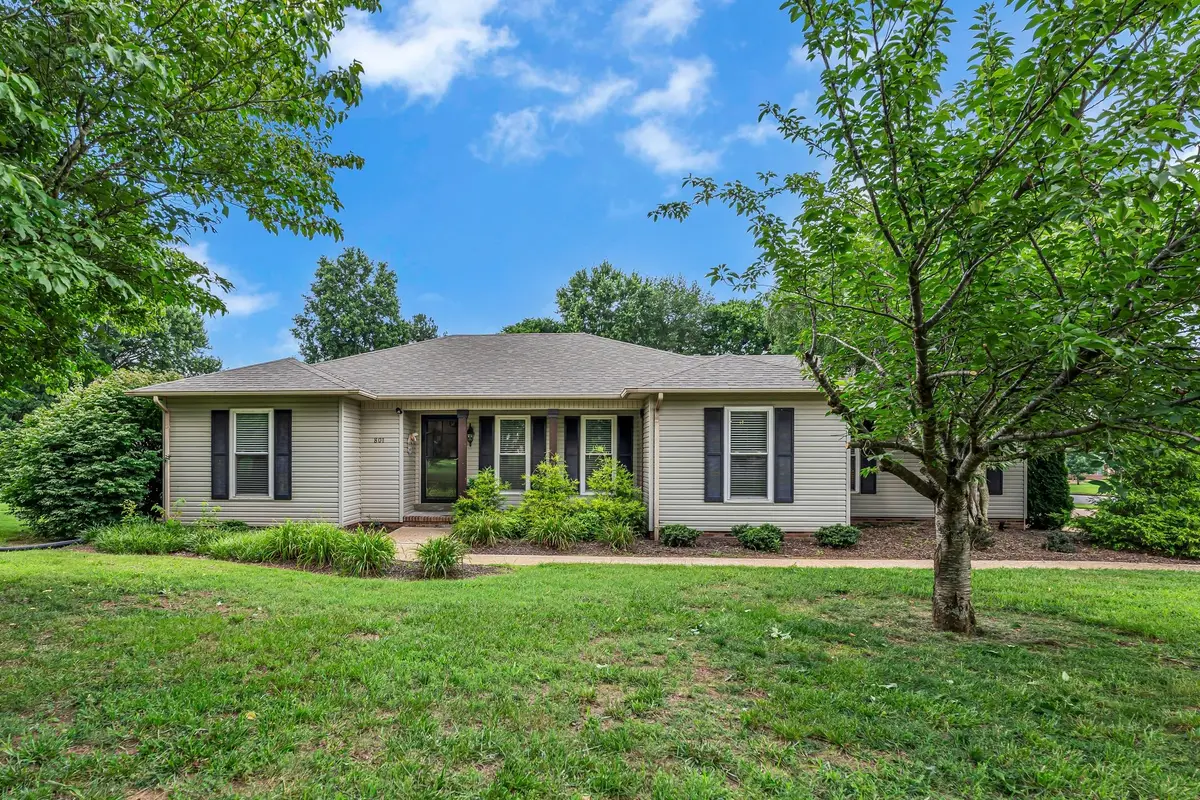 801 Douglas Dr, Lawrenceburg, TN 38464 - #1
