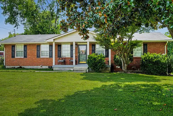 102 Shadydale Dr, Hendersonville, TN 37075