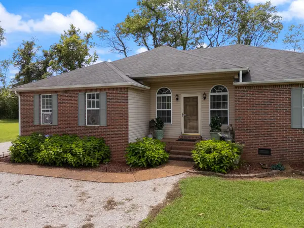 2122 Derrick Rd, Chapel Hill, TN 37034
