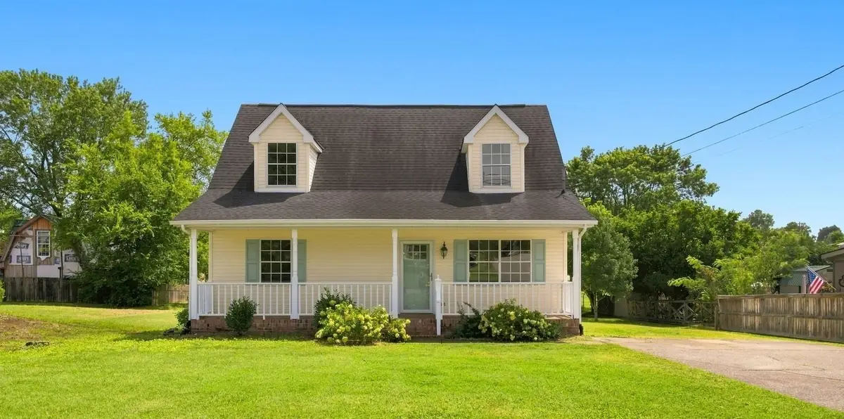 131 E Morris Dr, Gallatin, TN 37066 - #1
