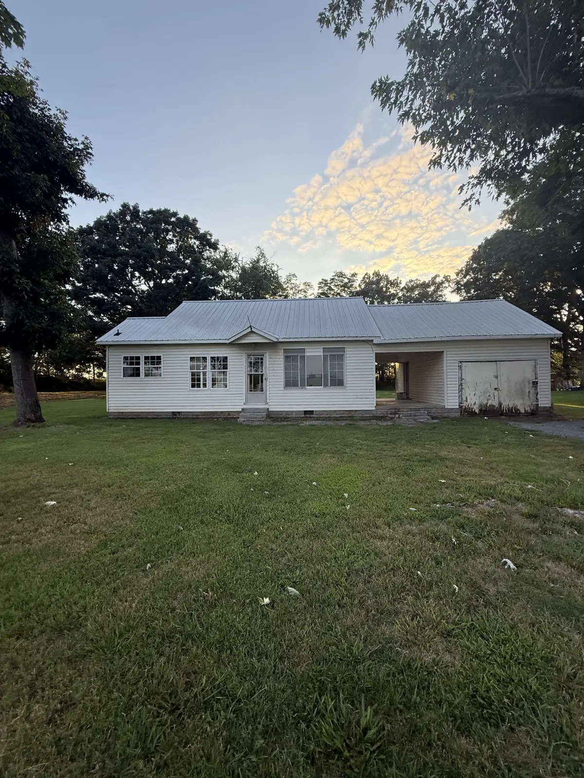 198 Browns Rd, Lafayette, TN 37083 - #1