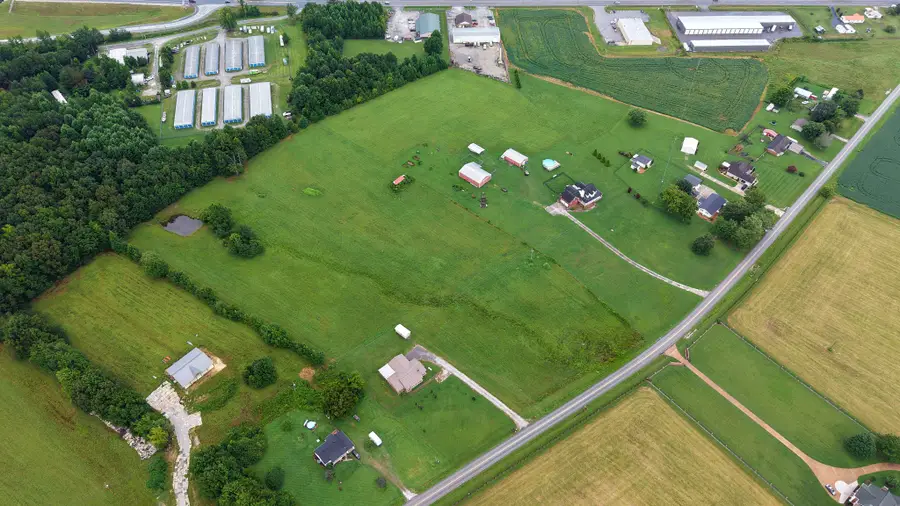 300 Sixteenth Model Rd, Manchester, TN 37355 - #2