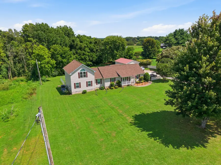 7464 Hoods Branch Rd, Springfield, TN 37172 - #2