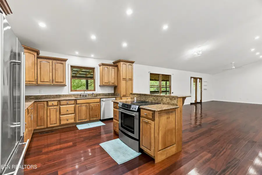 735 Pollard Rd, Kodak, TN 37764 - #3