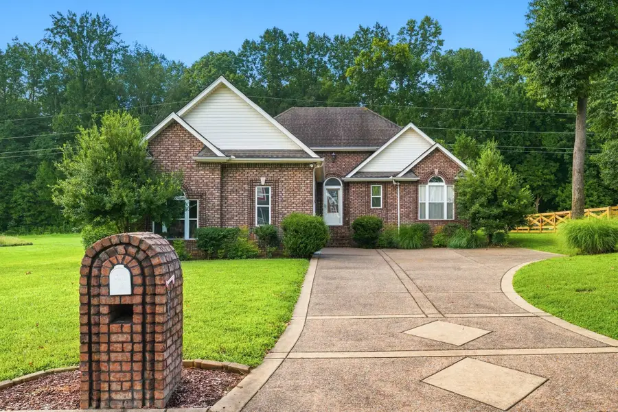 807 Cottonwood Ct, Springfield, TN 37172 - #2