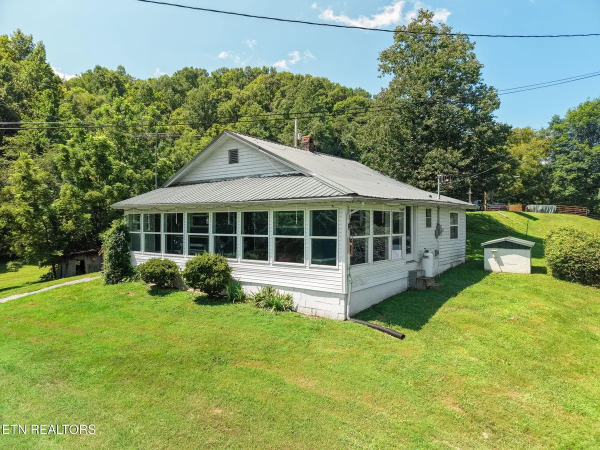 3000 Upper Caney Valley Rd, Tazewell, TN 37879 - #1