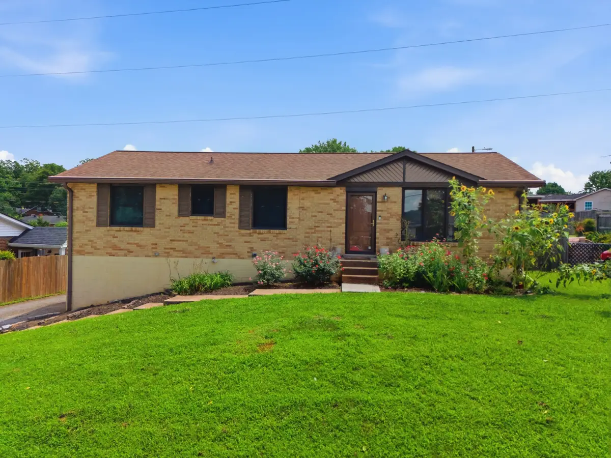434 Capri Dr, Nashville, TN 37209 - #1
