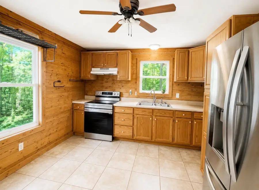 362 Jim Lyle Rd, Cumberland City, TN 37050 - #2