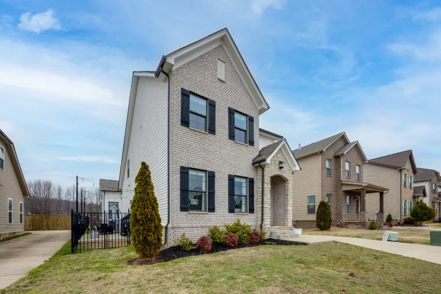 1645 Brockton Ln, Nashville, TN 37221 - #3