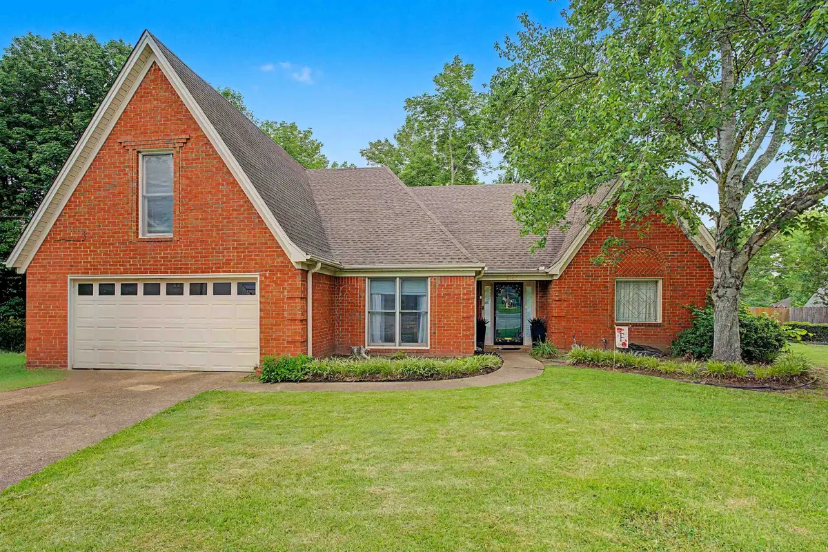 8762 W Bredbury Cv, Cordova, TN 38016 - #1