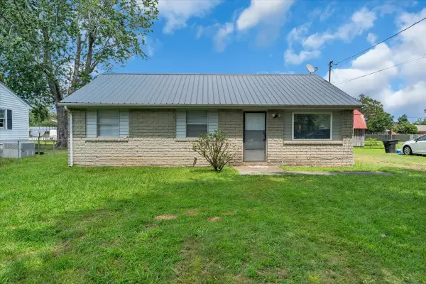313 Helen St, Tullahoma, TN 37388