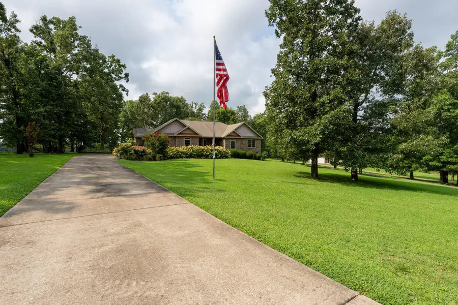 187 Double Eagle Dr, Summertown, TN 38483 - #2