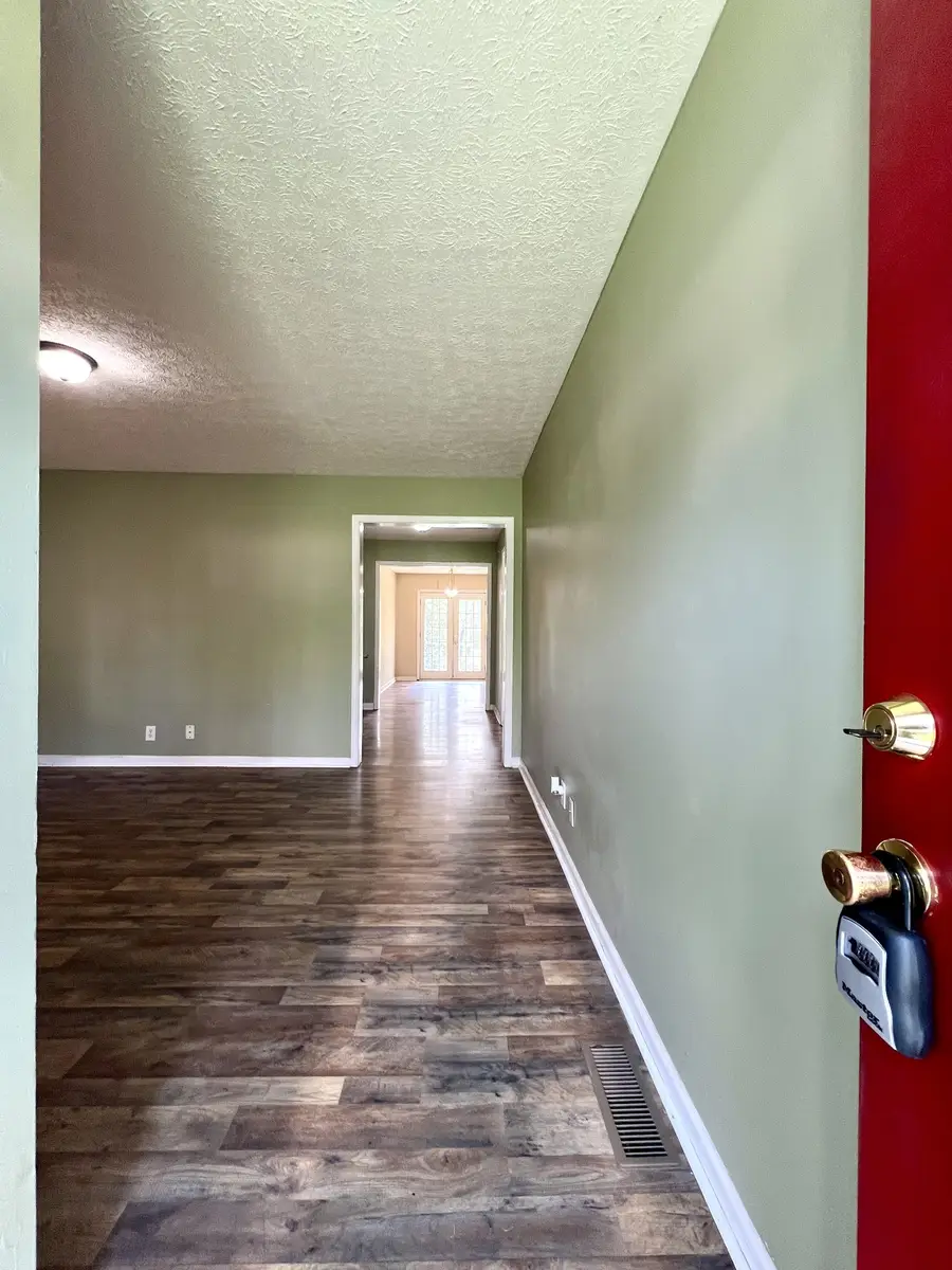 305 Cliffside Ave, Shelbyville, TN 37160 - #2