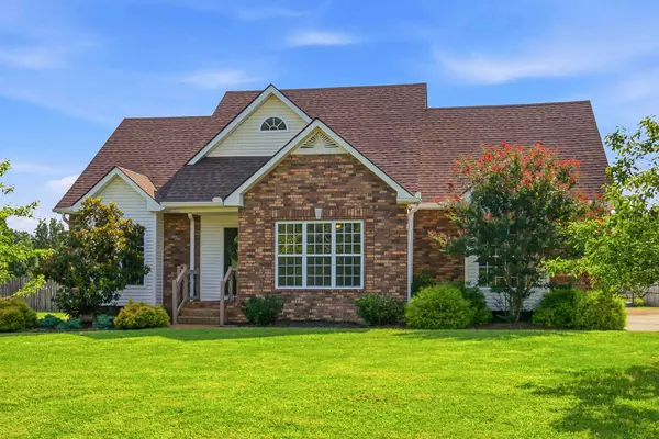 736 N Palmers Chapel Rd, White House, TN 37188