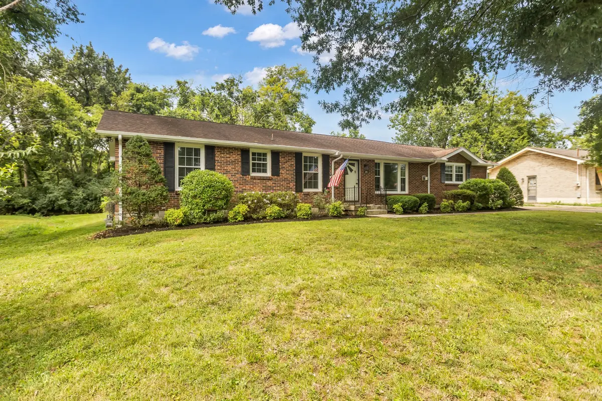 203 Southburn Dr, Hendersonville, TN 37075 - #1