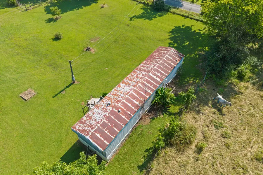 4715 Leipers Creek Rd, Williamsport, TN 38487 - #3