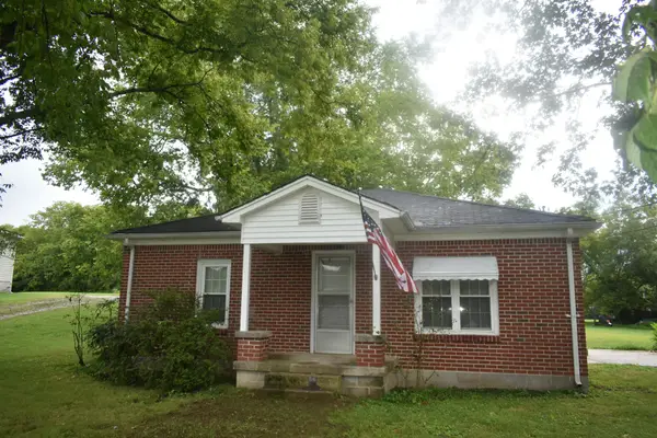 4 Price Ln, Pleasant Shade, TN 37145