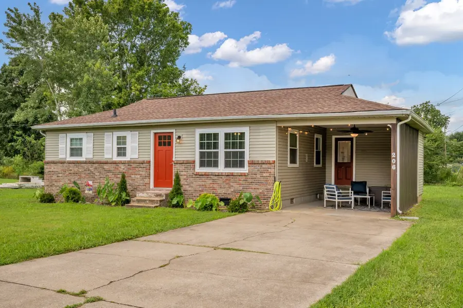 206 Murphree Ave, Waverly, TN 37185 - #3