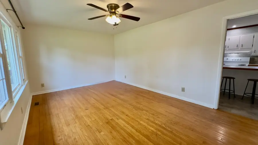 805 Fairlane Cir, Smithville, TN 37166 - #3