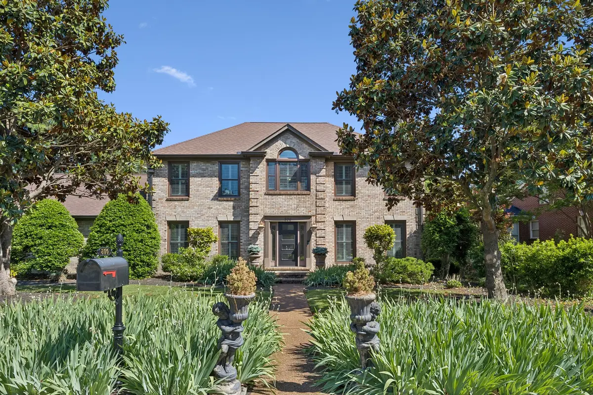 806 Greenbrier Dr, Murfreesboro, TN 37130 - #1