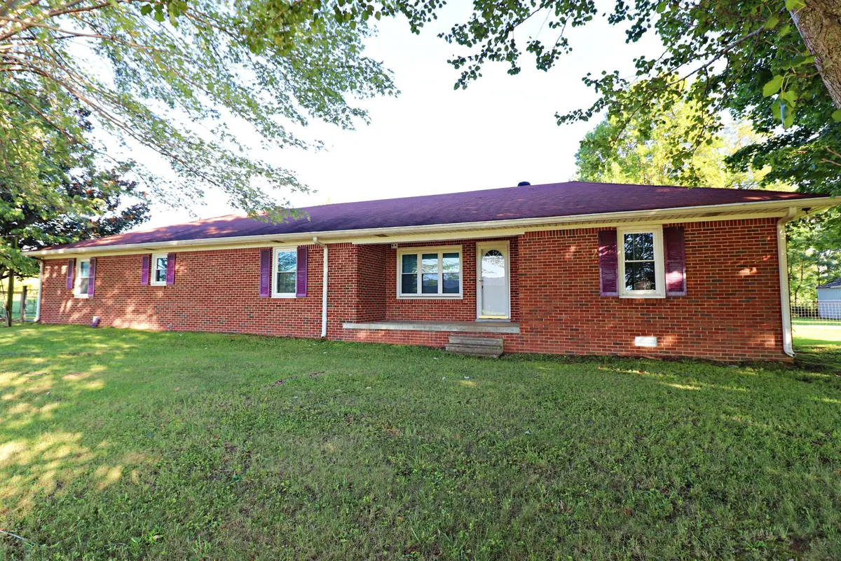 6254 Carthage Rd, Pleasant Shade, TN 37145 - #1