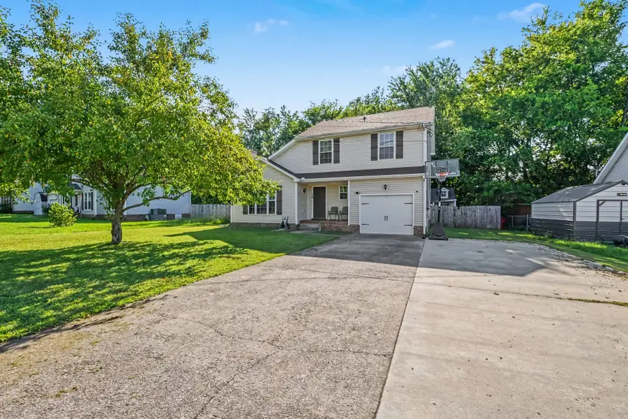1040 Roedeer Dr, Clarksville, TN 37042 - #2