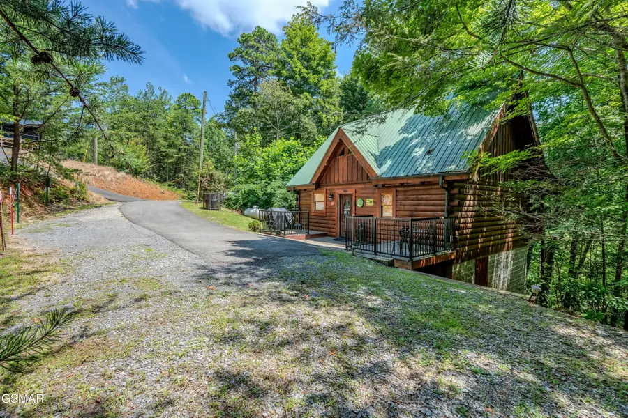 2502 N School House Gap Road, Sevierville, TN 37876 - #3