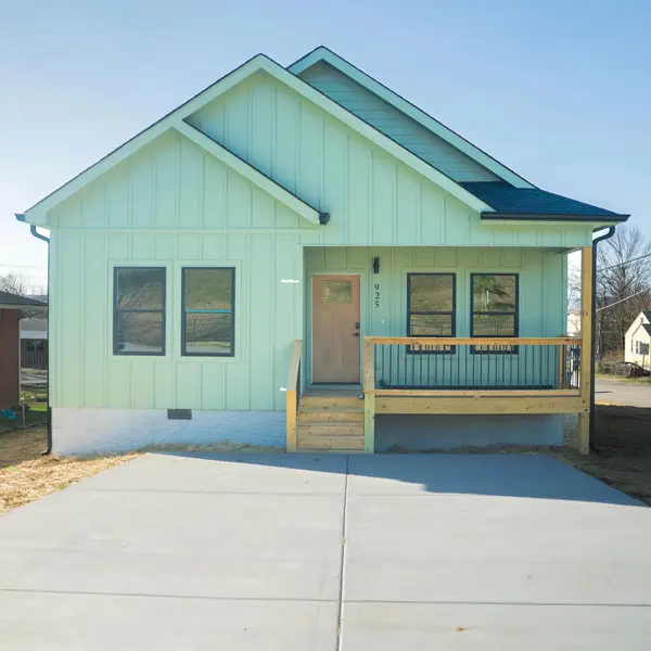 925 N Chamberlain Avenue, Chattanooga, TN 37406