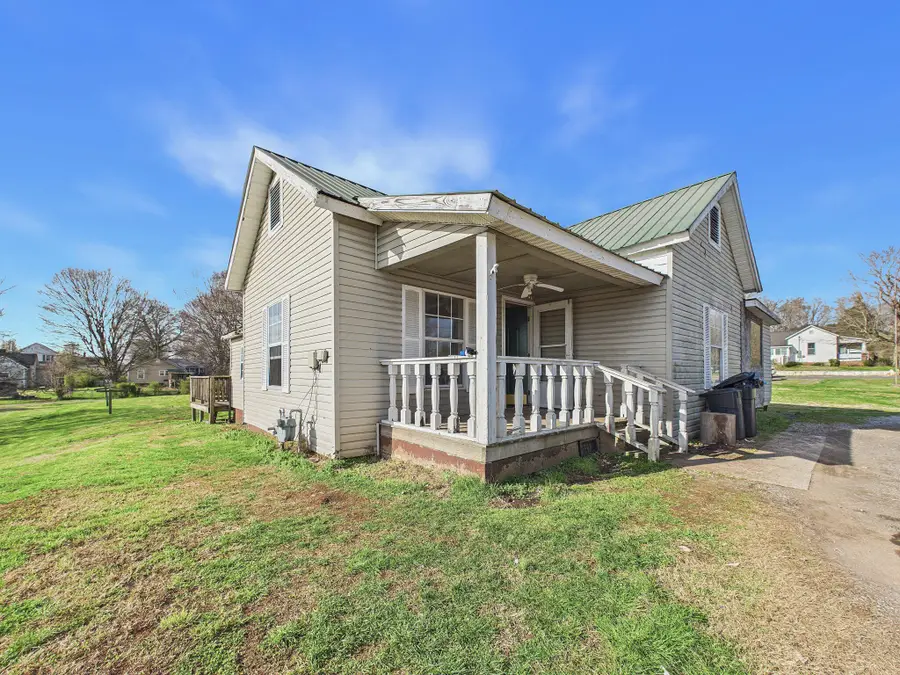 605 Bennett Street, Sweetwater, TN 37874 - #2