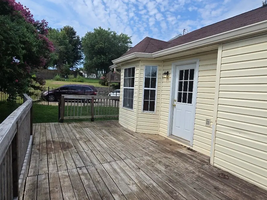 2025 Windroe Dr, Clarksville, TN 37042 - #2