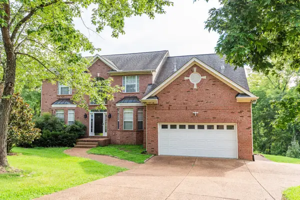 814 Lynn Dr, Goodlettsville, TN 37072