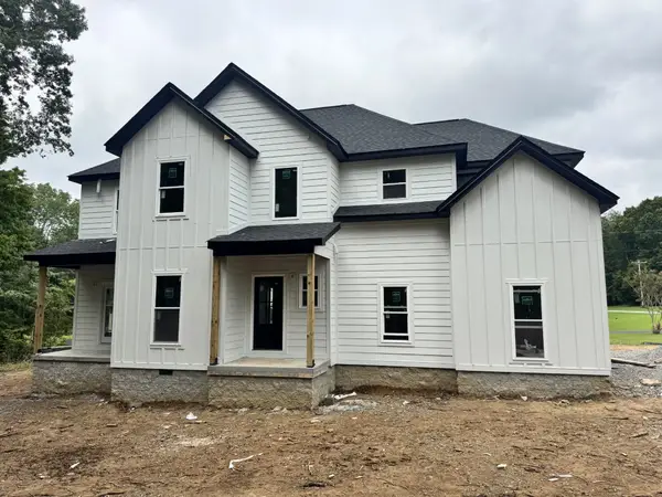 105 Contrary Rd, Burns, TN 37029