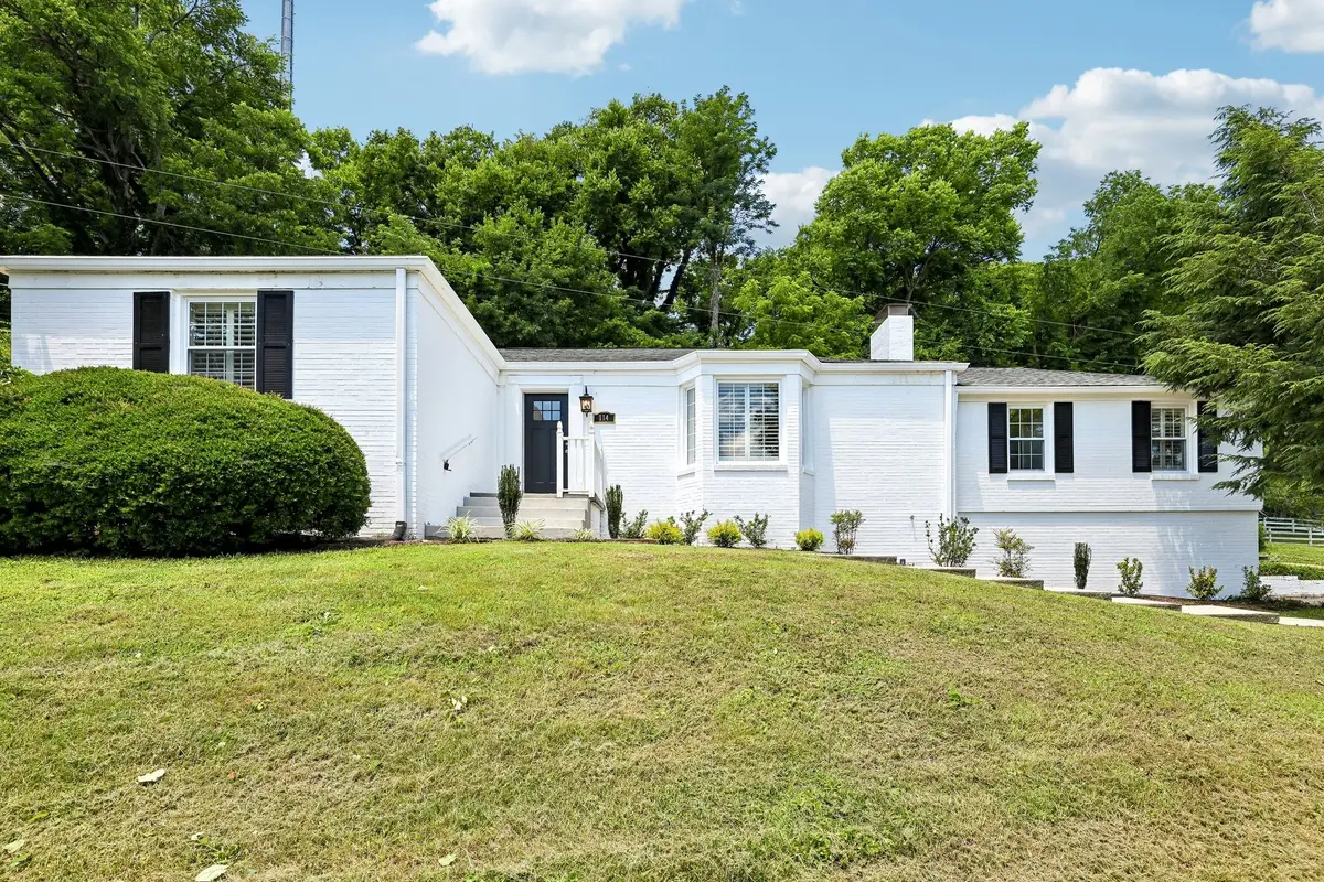 114 Fairview Dr, Mount Pleasant, TN 38474 - #1