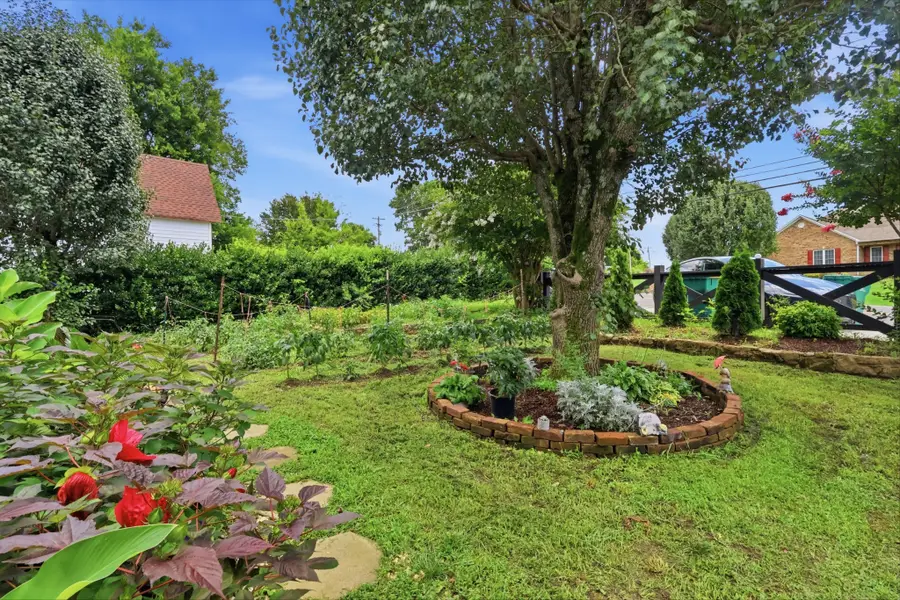 602 Franklin Ave, Lewisburg, TN 37091 - #3
