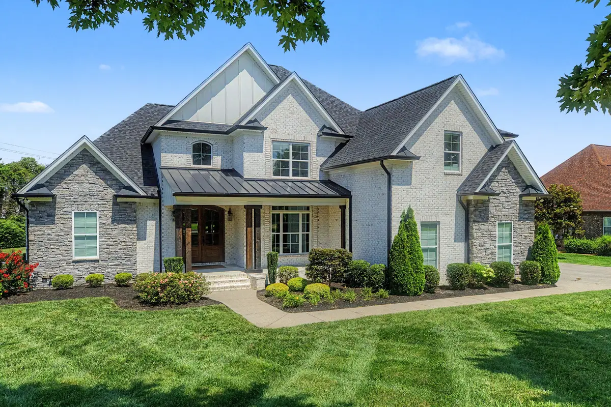 701 Farmington Dr, Lebanon, TN 37087 - #1