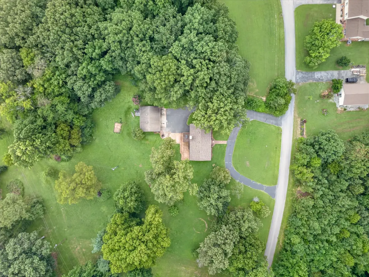252 Edgewood Dr, Cadiz, KY 42211 - #1