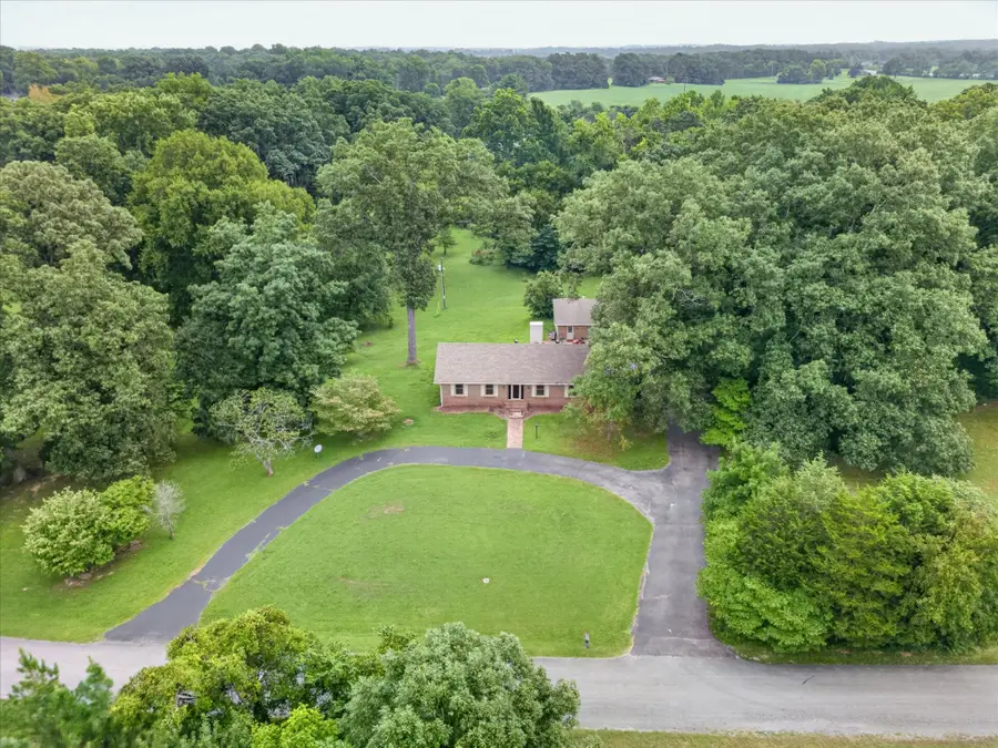 252 Edgewood Dr, Cadiz, KY 42211 - #2