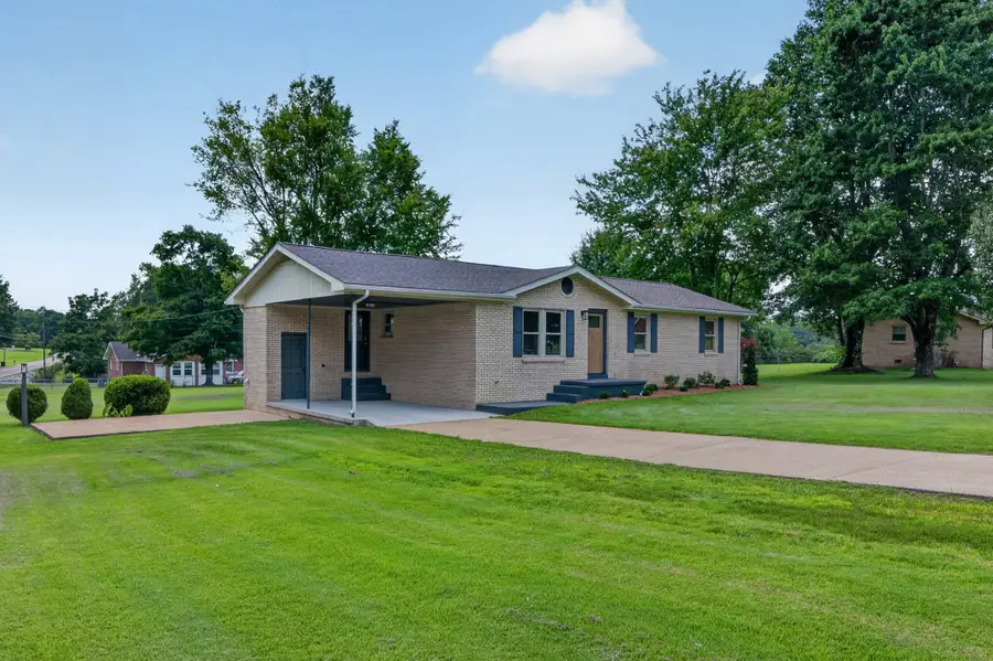 21 Robertson St, McEwen, TN 37101 - #2