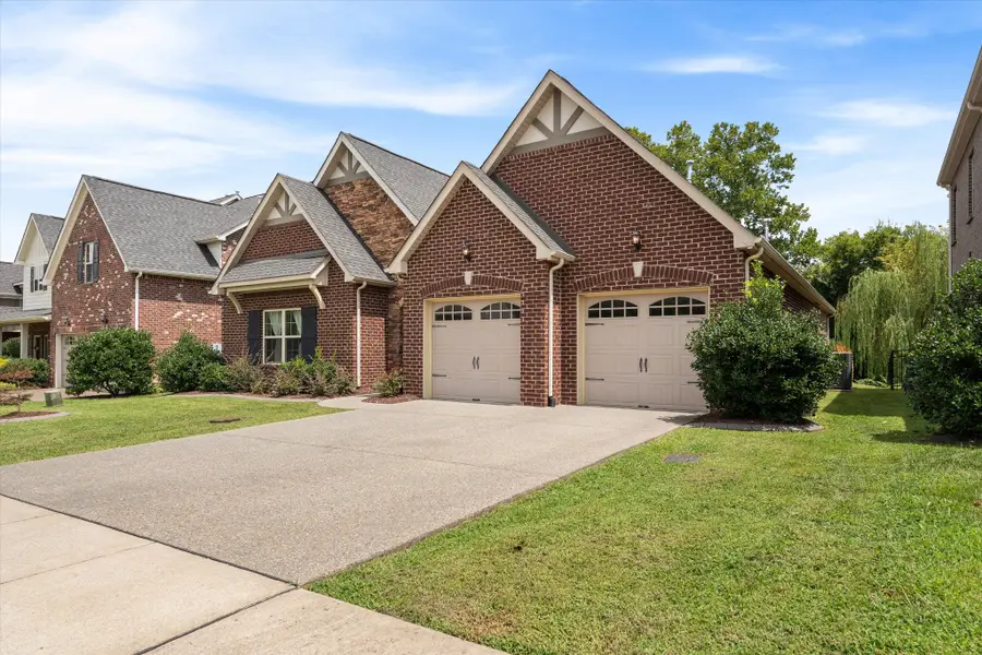 108 Gulfstream Dr, Gallatin, TN 37066 - #3