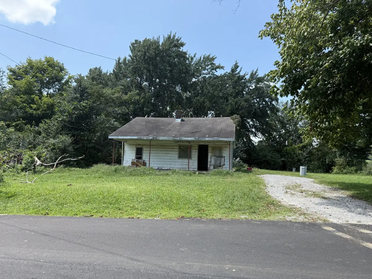 1025 Old Bear Creek Rd, Vanleer, TN 37181 - #1