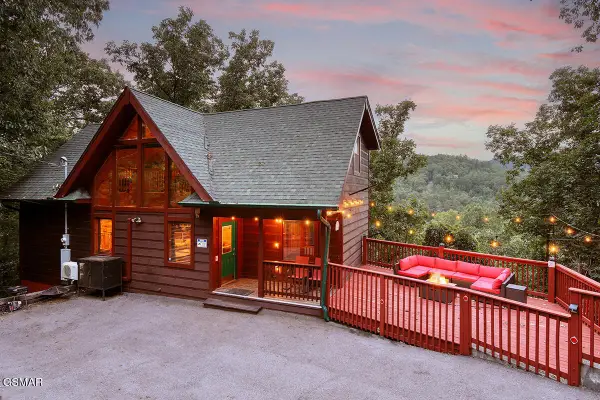 1742 Pulaski Lane, Sevierville, TN 37862