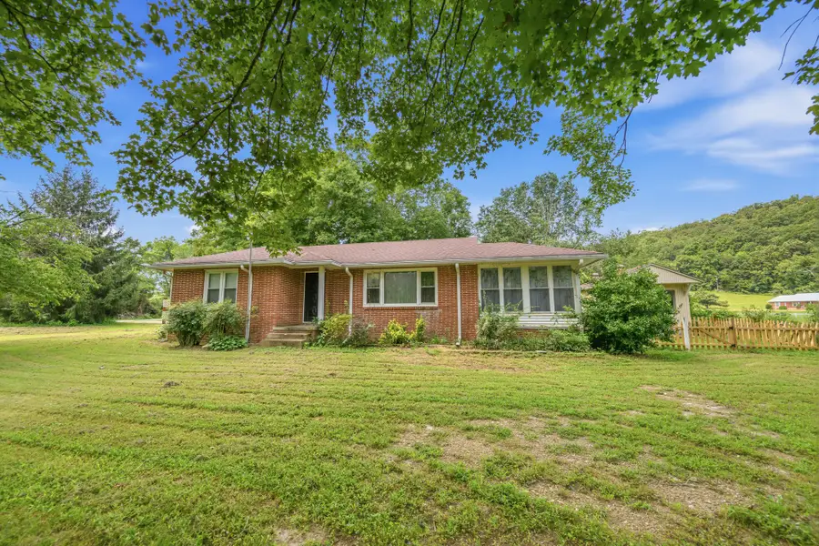 42 Depriest Bend Dr, Lobelville, TN 37097 - #2