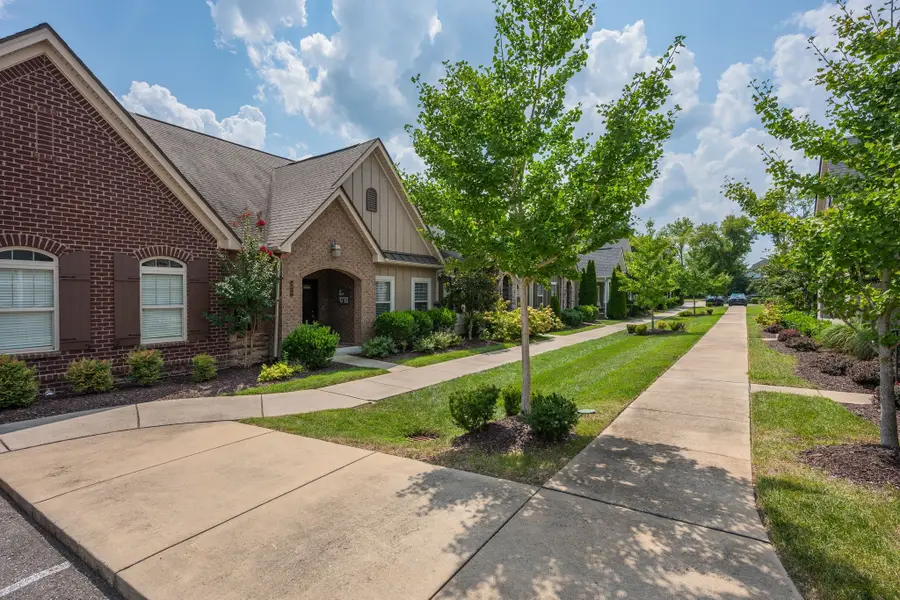 2058 Moultrie Cir, Franklin, TN 37064 - #2
