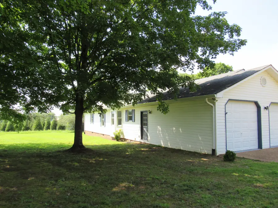 548 Cooper Dr, McMinnville, TN 37110 - #3