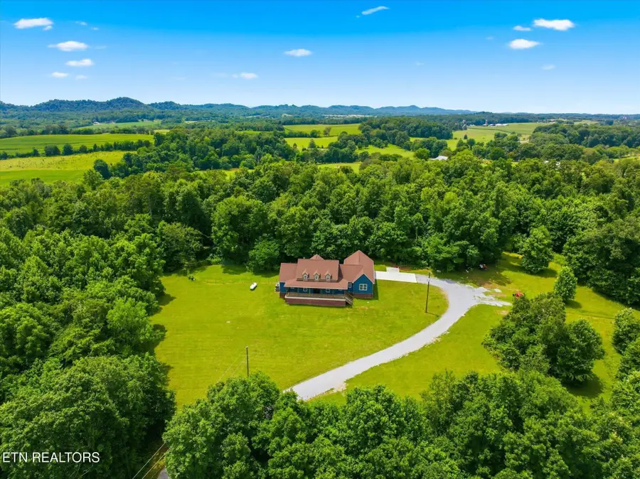 2728 Sweetwater Vonore Rd, Sweetwater, TN 37874 - #2