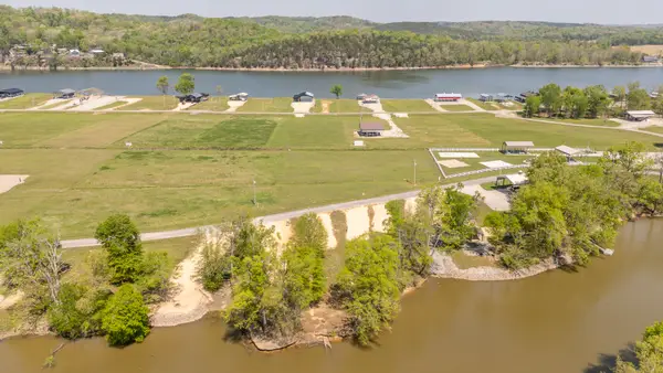328 Duck Blind Rd, Clifton, TN 38425